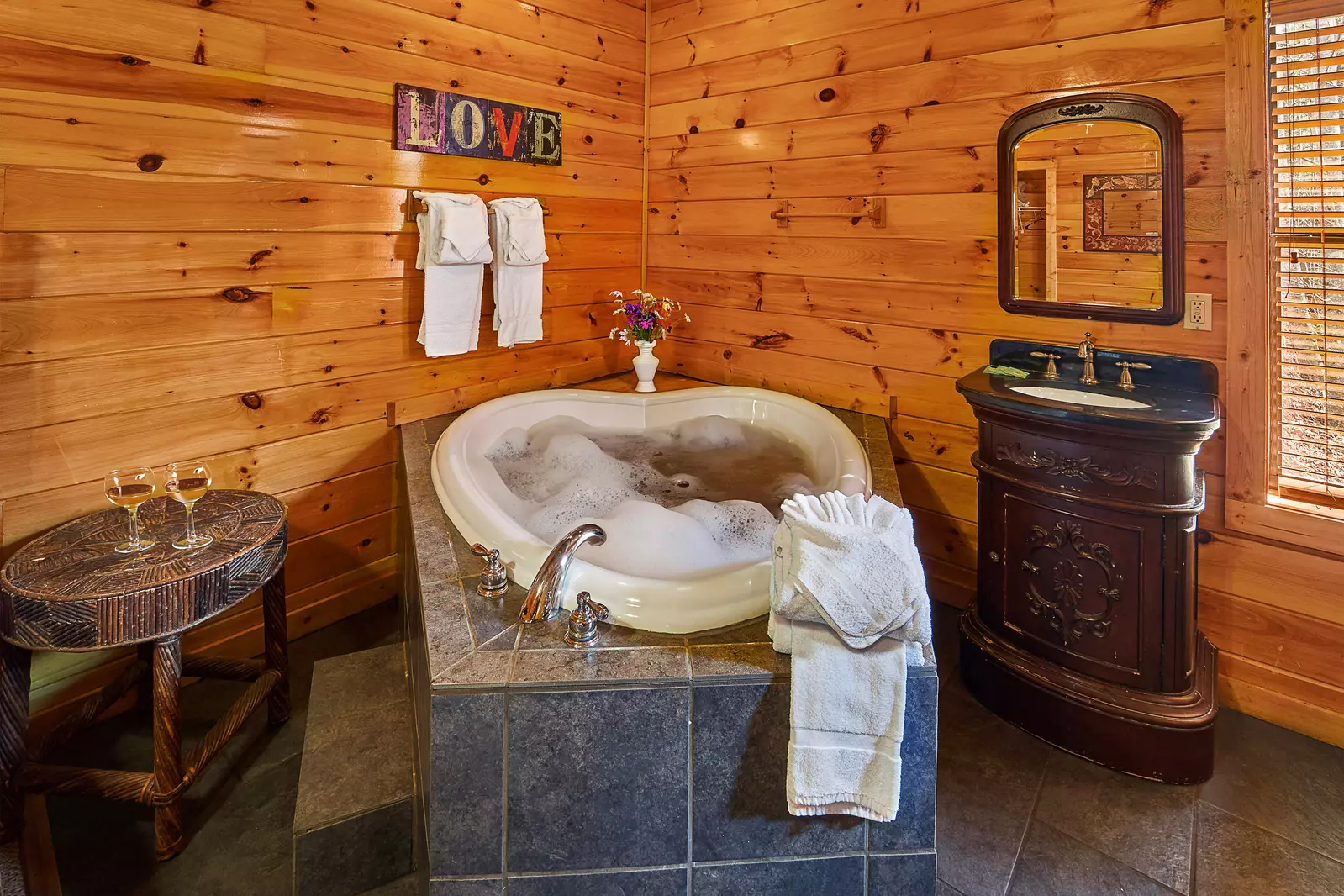 Property image, Interior, of Snuggled Inn