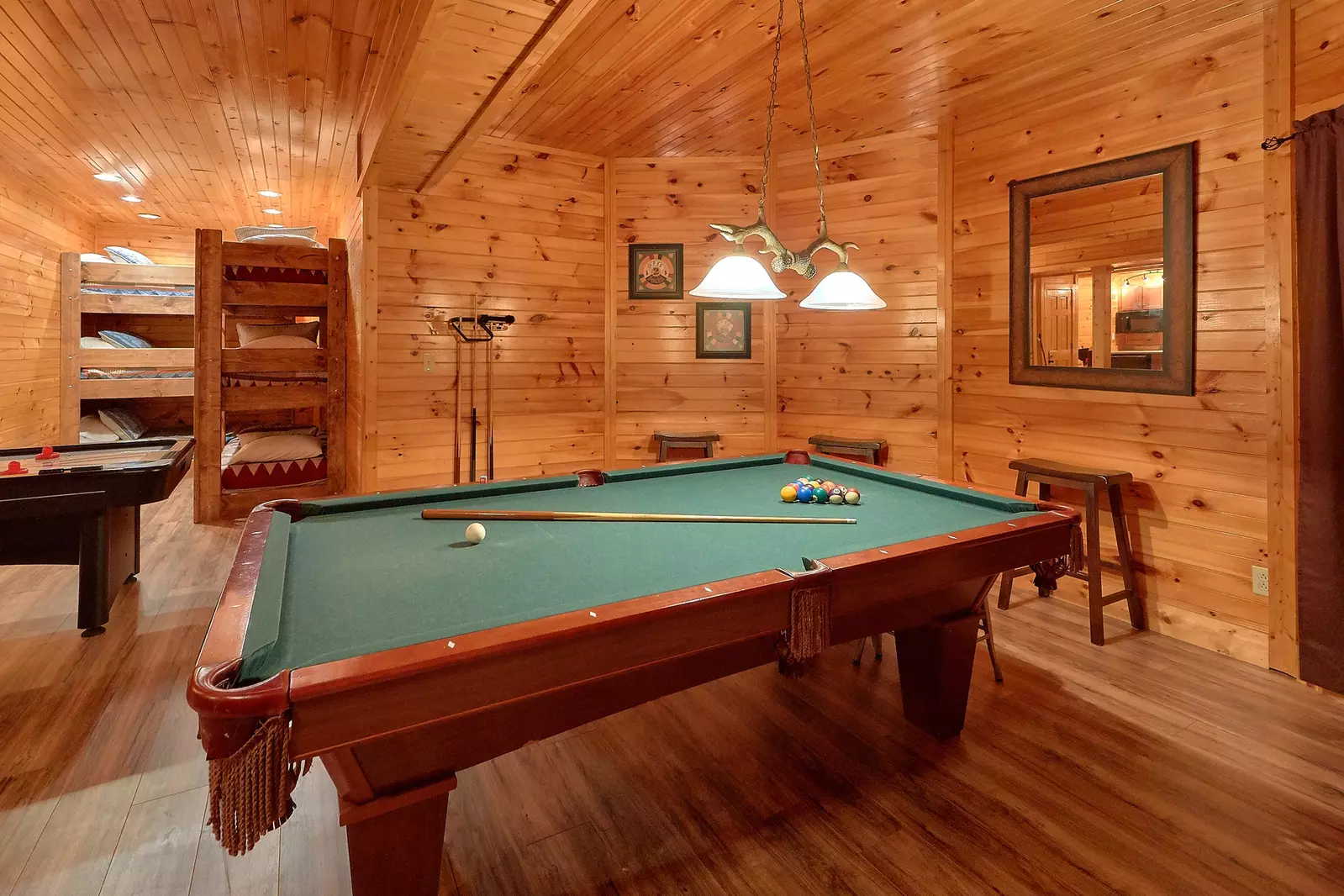 Property image, Interior, of Silvercreek
