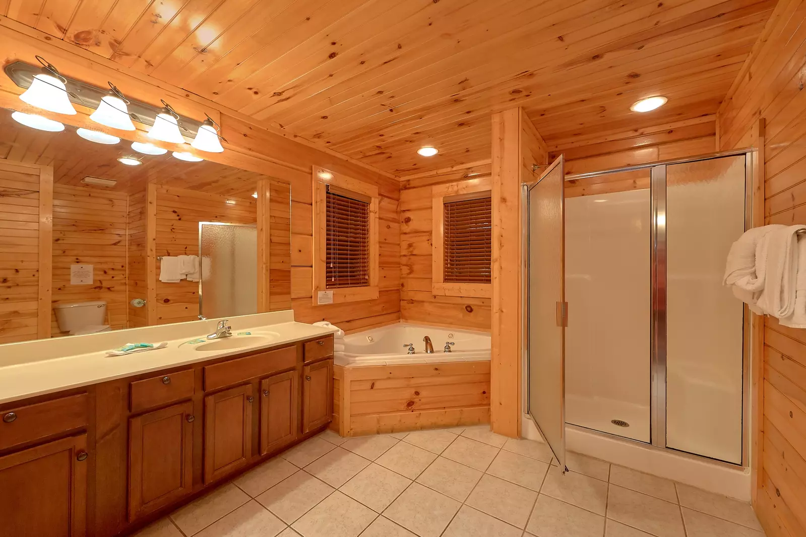 Property image, Interior, of Silvercreek