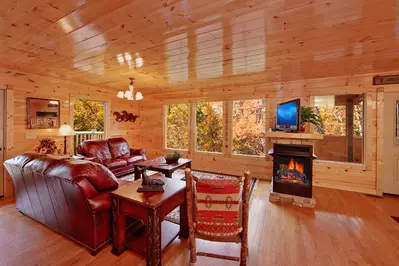 Property image, Interior, of Finders Keepers