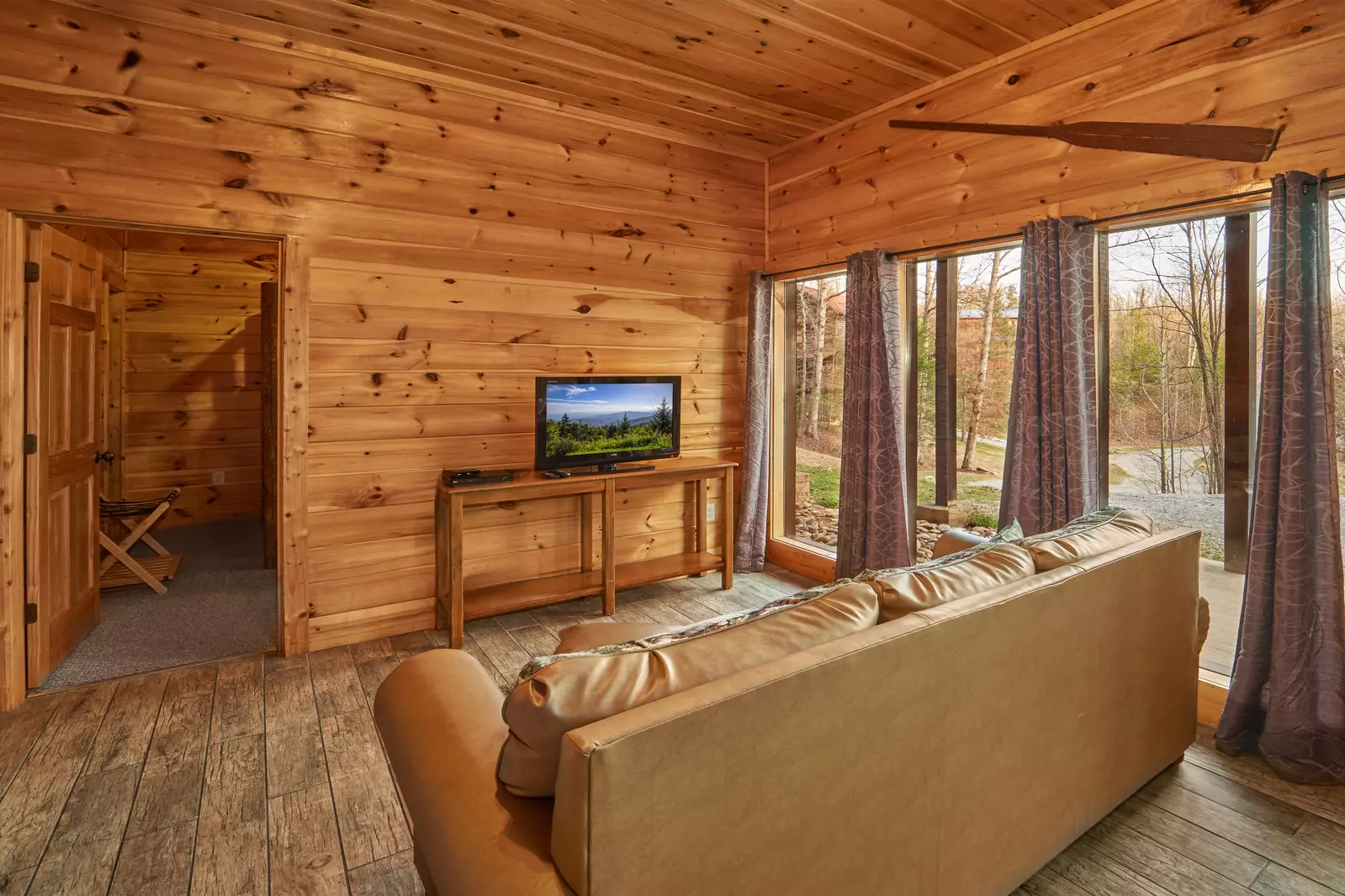 Property image, Interior, of Hilltop Hideaway