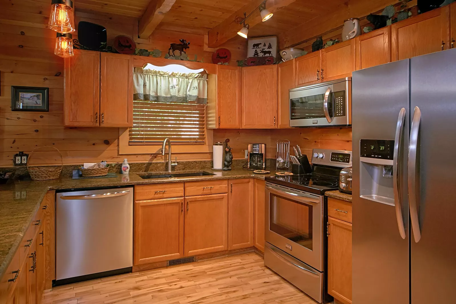 Property image, Interior, of Mountain Memories