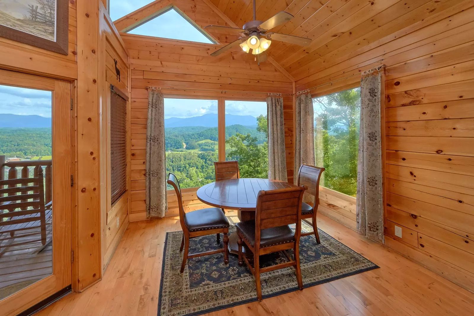 Property image, Interior, of Paradise View (#24)