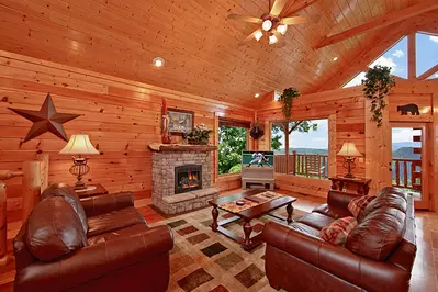 Property image, Interior, of Mountain Dreams (#104)