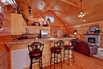 Property image, Interior, of Mountain Dreams (#104)
