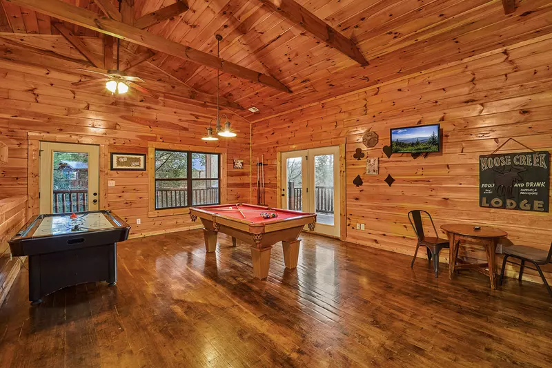 Property image, Interior, of Diamond In The Rough
