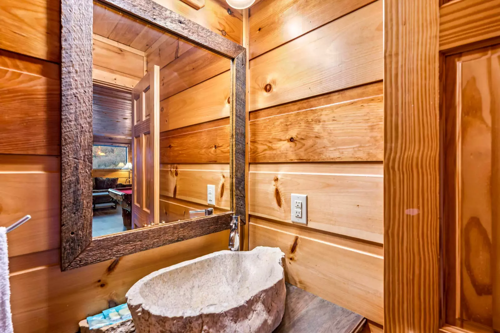 Property image, Interior, of Take My Breath Away