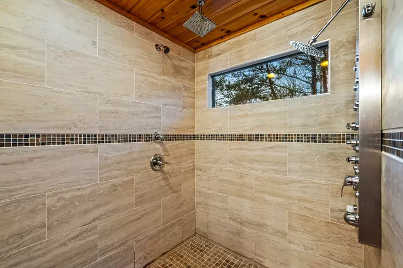 Property image, Interior, of Take My Breath Away
