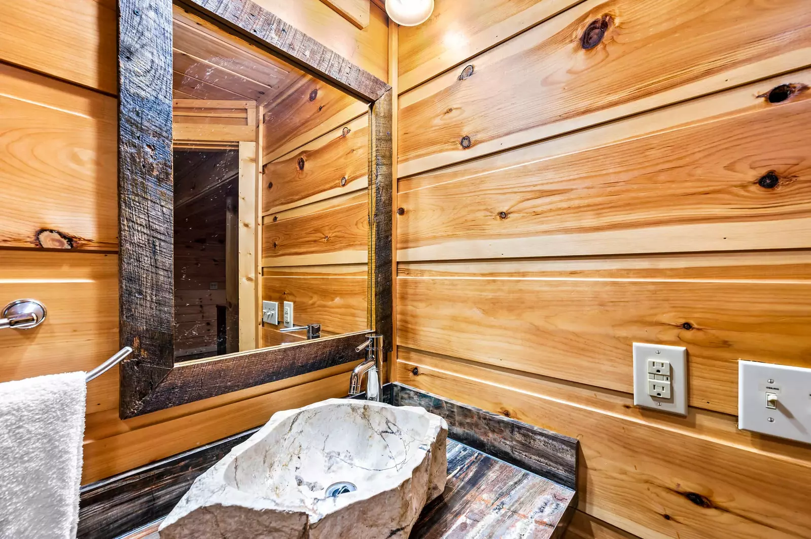 Property image, Interior, of Take My Breath Away