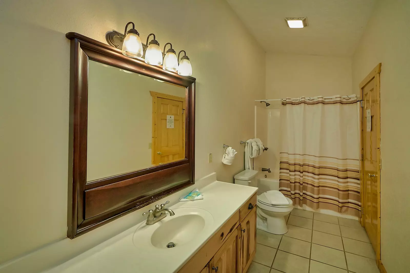 Property image, Interior, of Knockin On Heavens Door