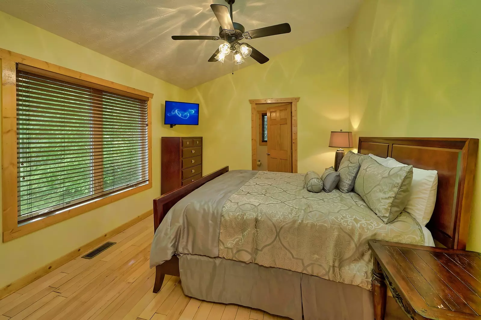 Property image, Interior, of Knockin On Heavens Door
