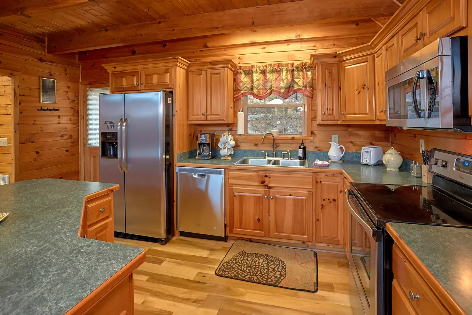 Property image, Interior, of Moonshiners View