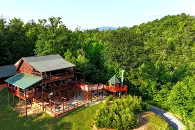 Luxe Grand View
