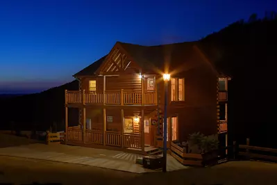 Property image, Interior, of Splash Mountain Lodge
