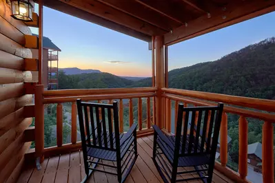 Property image, Interior, of Splash Mountain Lodge