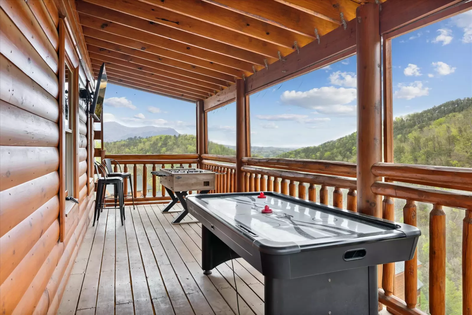 Property image, Interior, of Splash Mountain Lodge