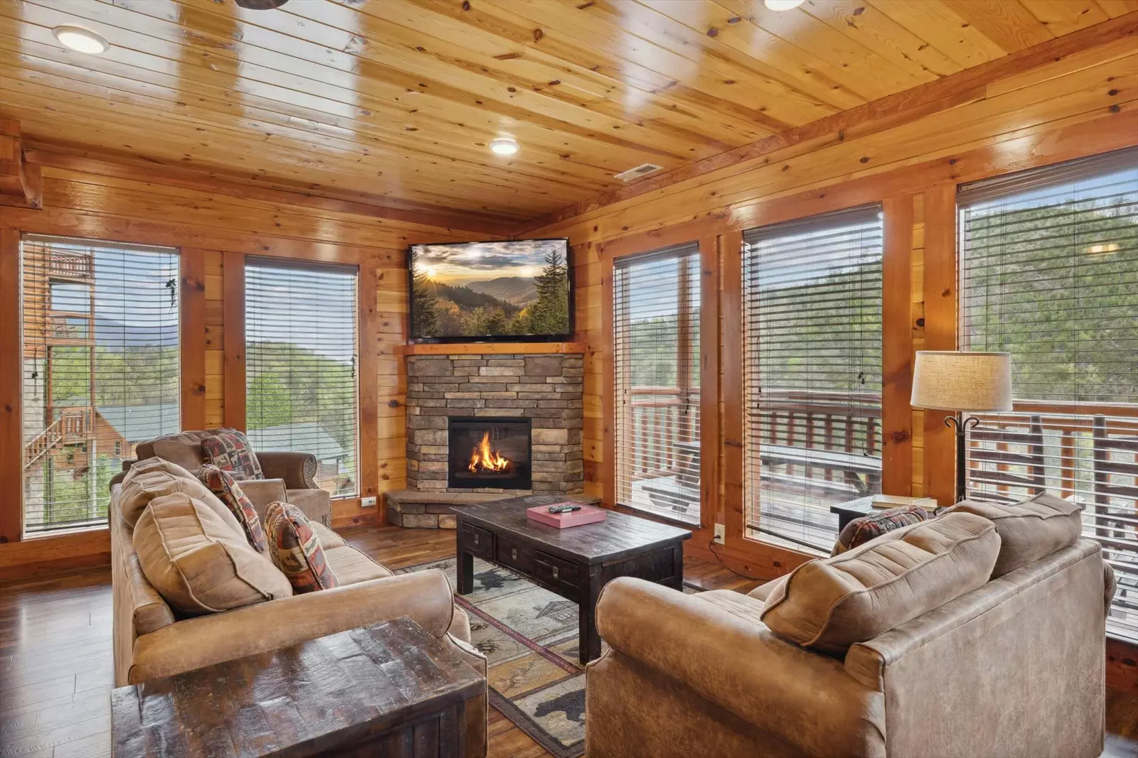 Property image, Interior, of Splash Mountain Lodge