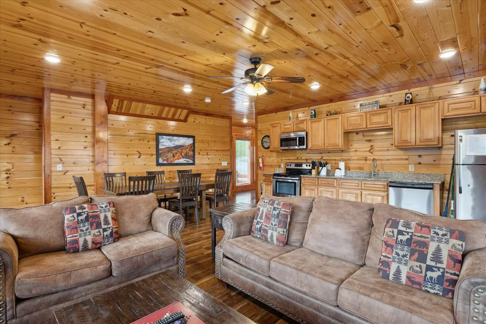 Property image, Interior, of Splash Mountain Lodge