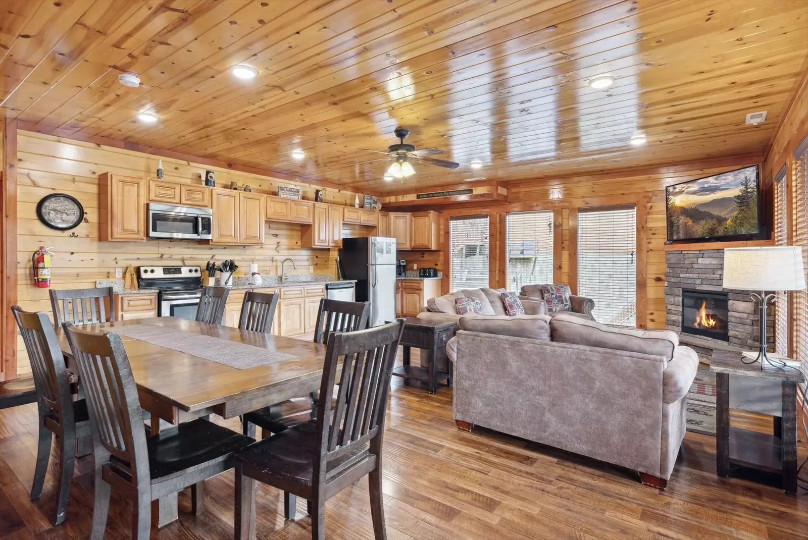 Property image, Interior, of Splash Mountain Lodge