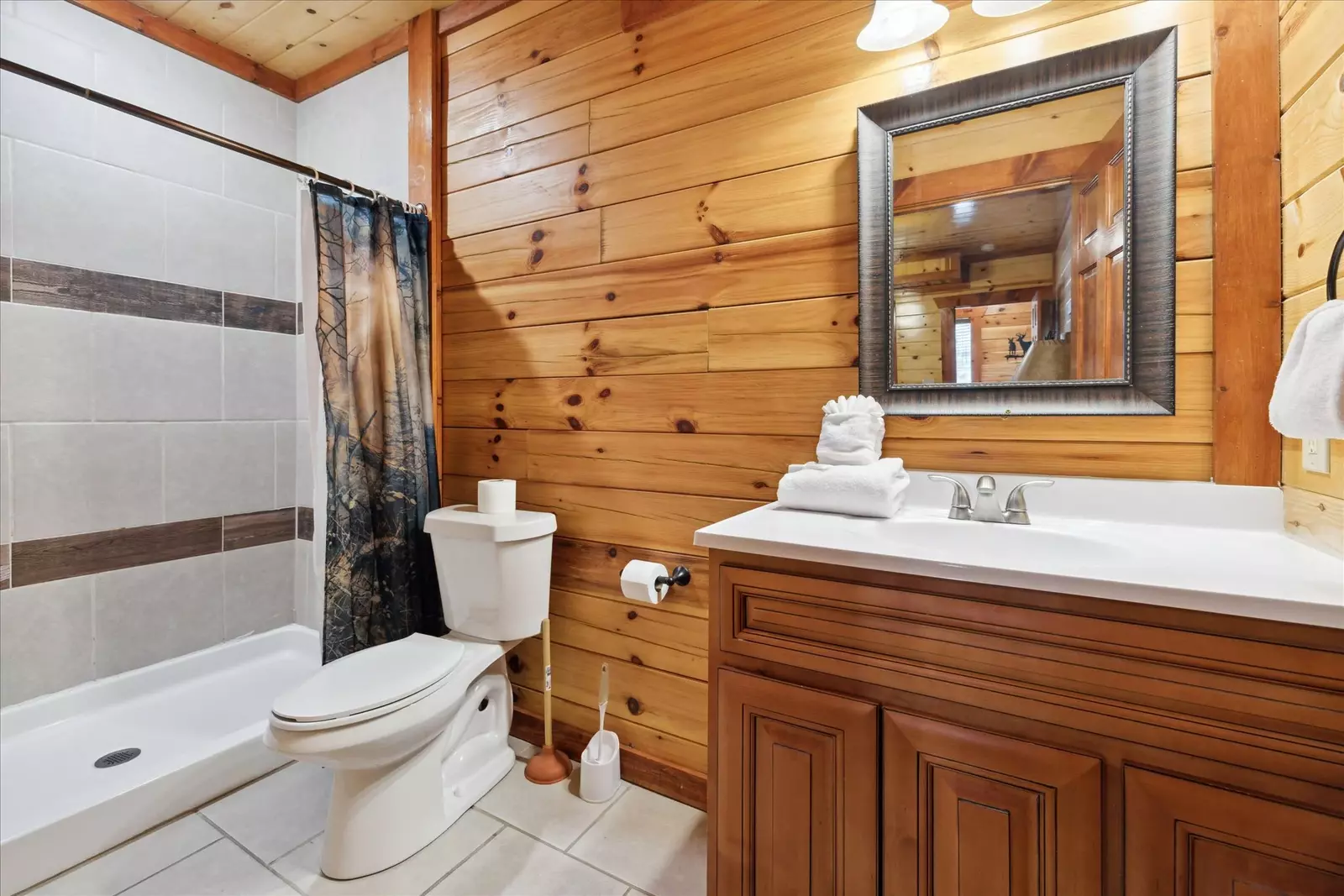 Property image, Interior, of Splash Mountain Lodge