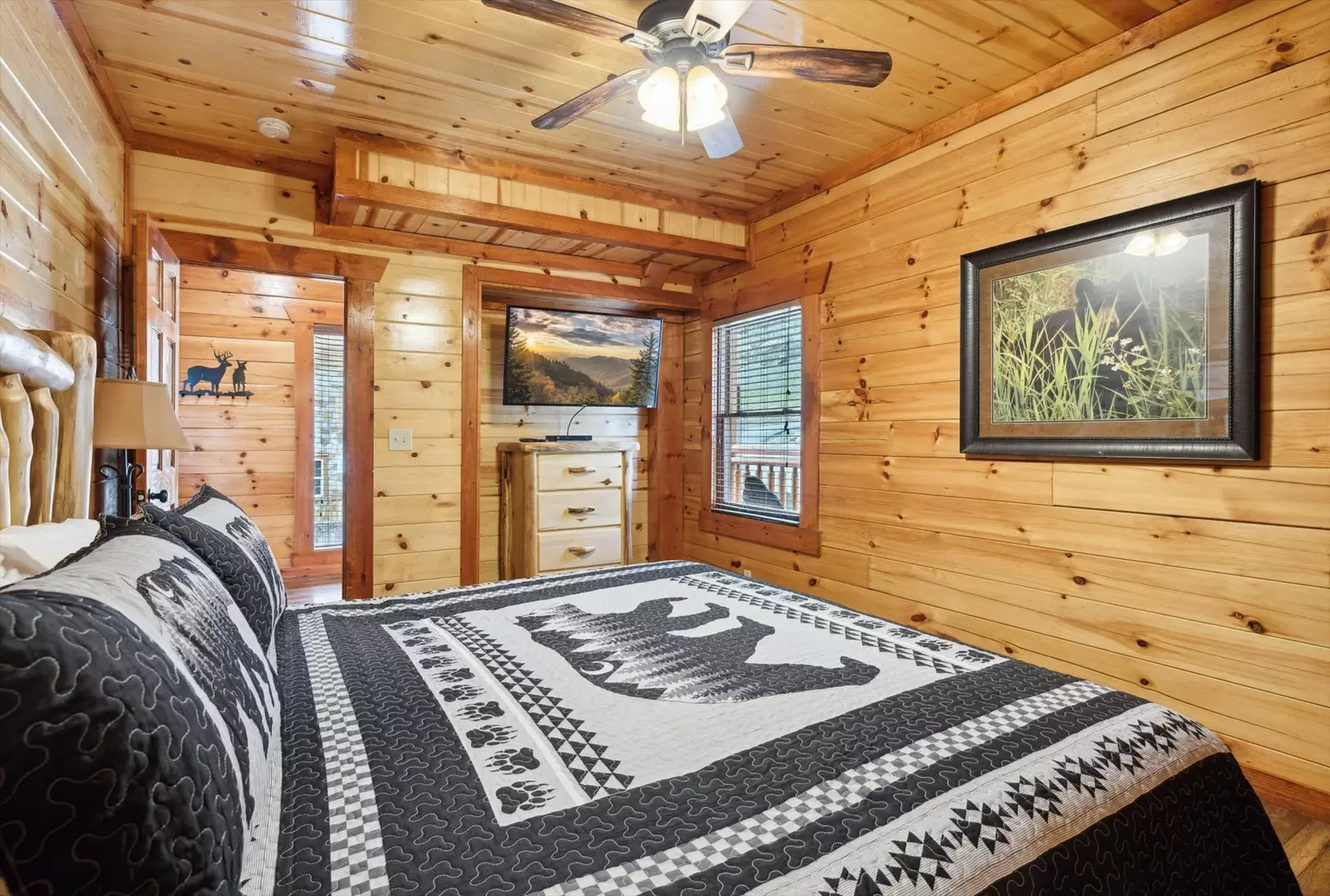 Property image, Interior, of Splash Mountain Lodge