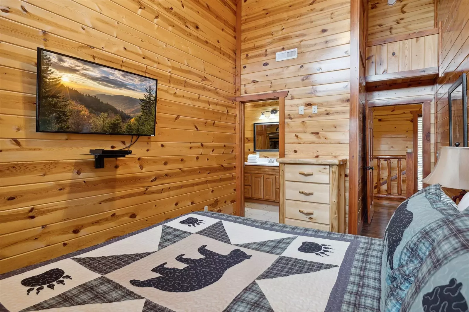 Property image, Interior, of Splash Mountain Lodge