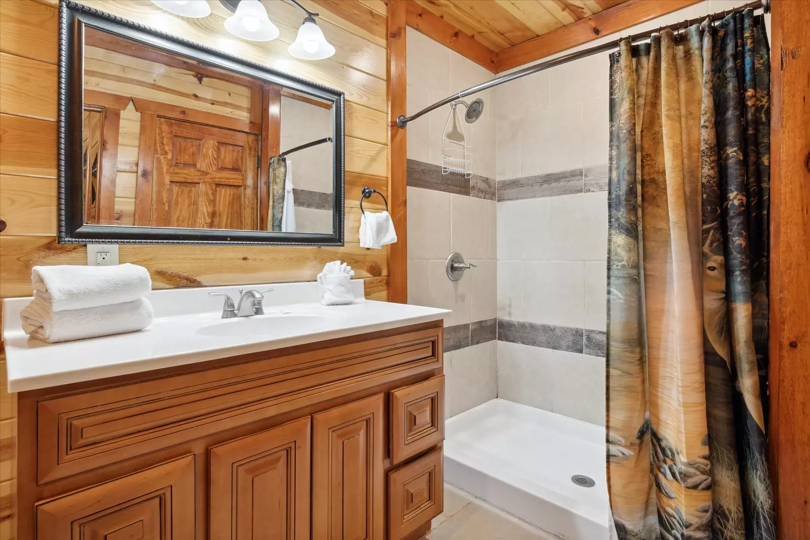 Property image, Interior, of Splash Mountain Lodge
