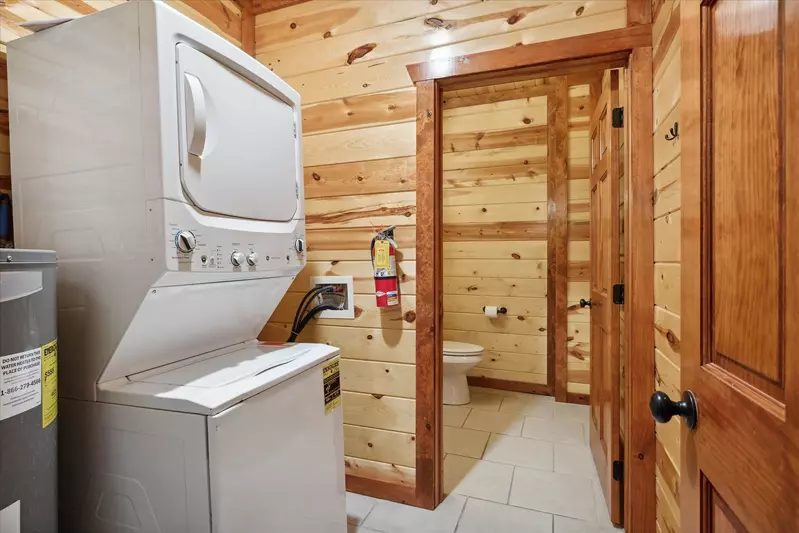 Property image, Interior, of Splash Mountain Lodge