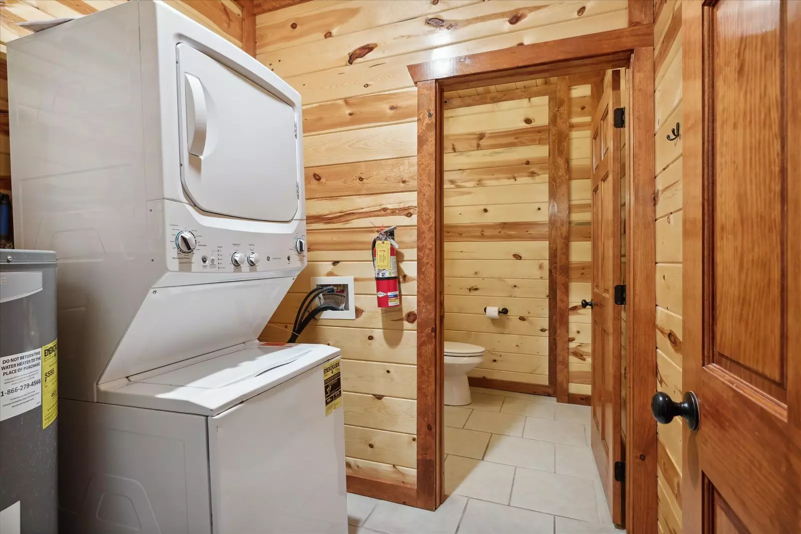 Property image, Interior, of Splash Mountain Lodge