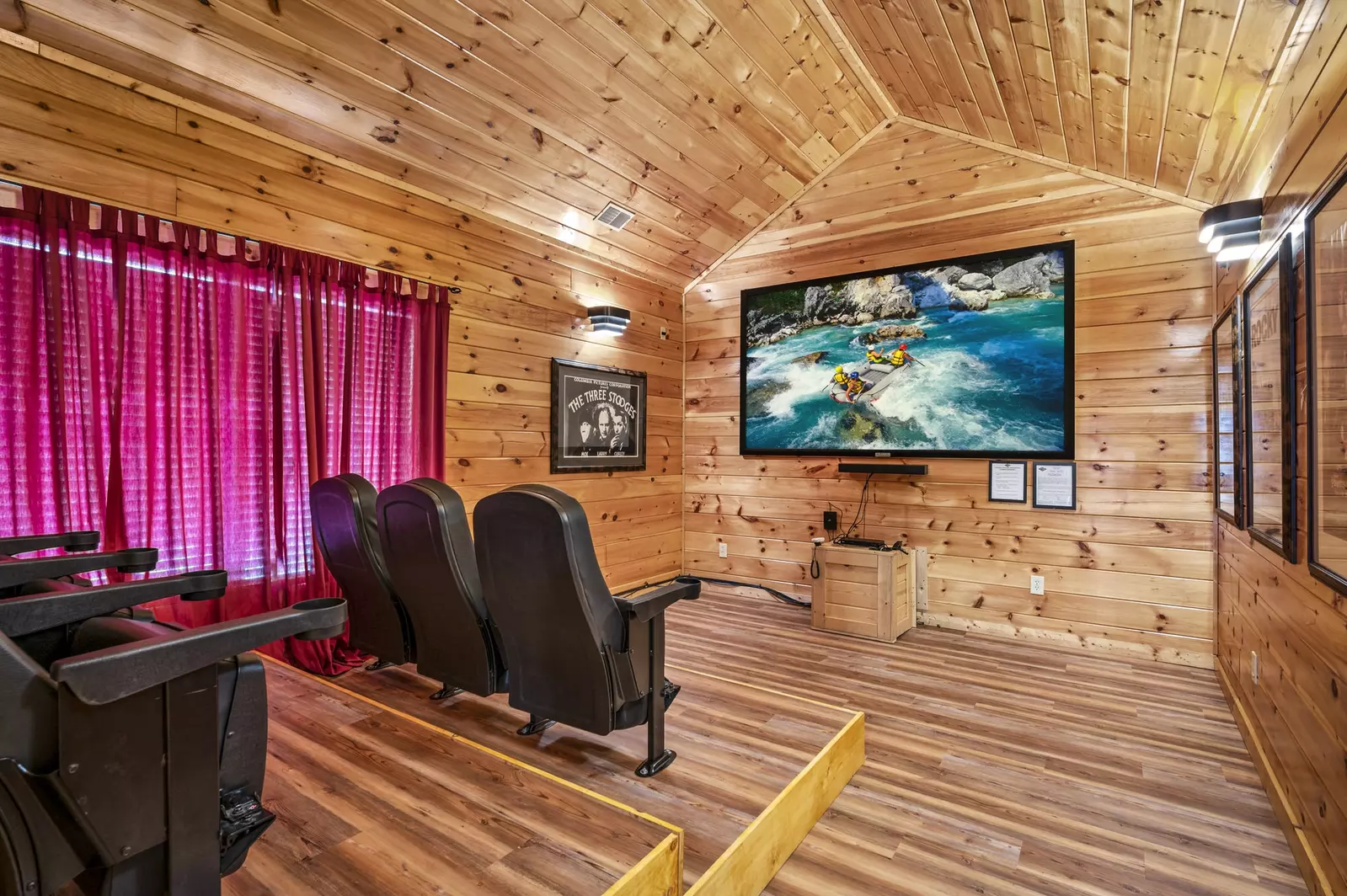 Property image, Interior, of A Smoky Hideaway