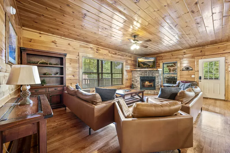 Property image, Interior, of A Smoky Hideaway