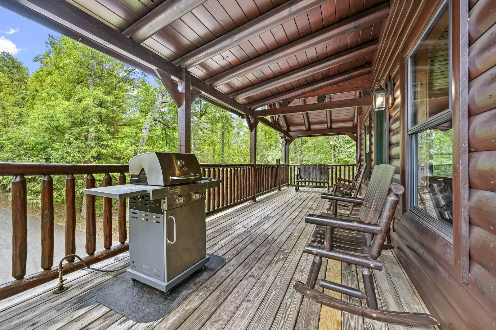 Property image, Interior, of A Smoky Hideaway