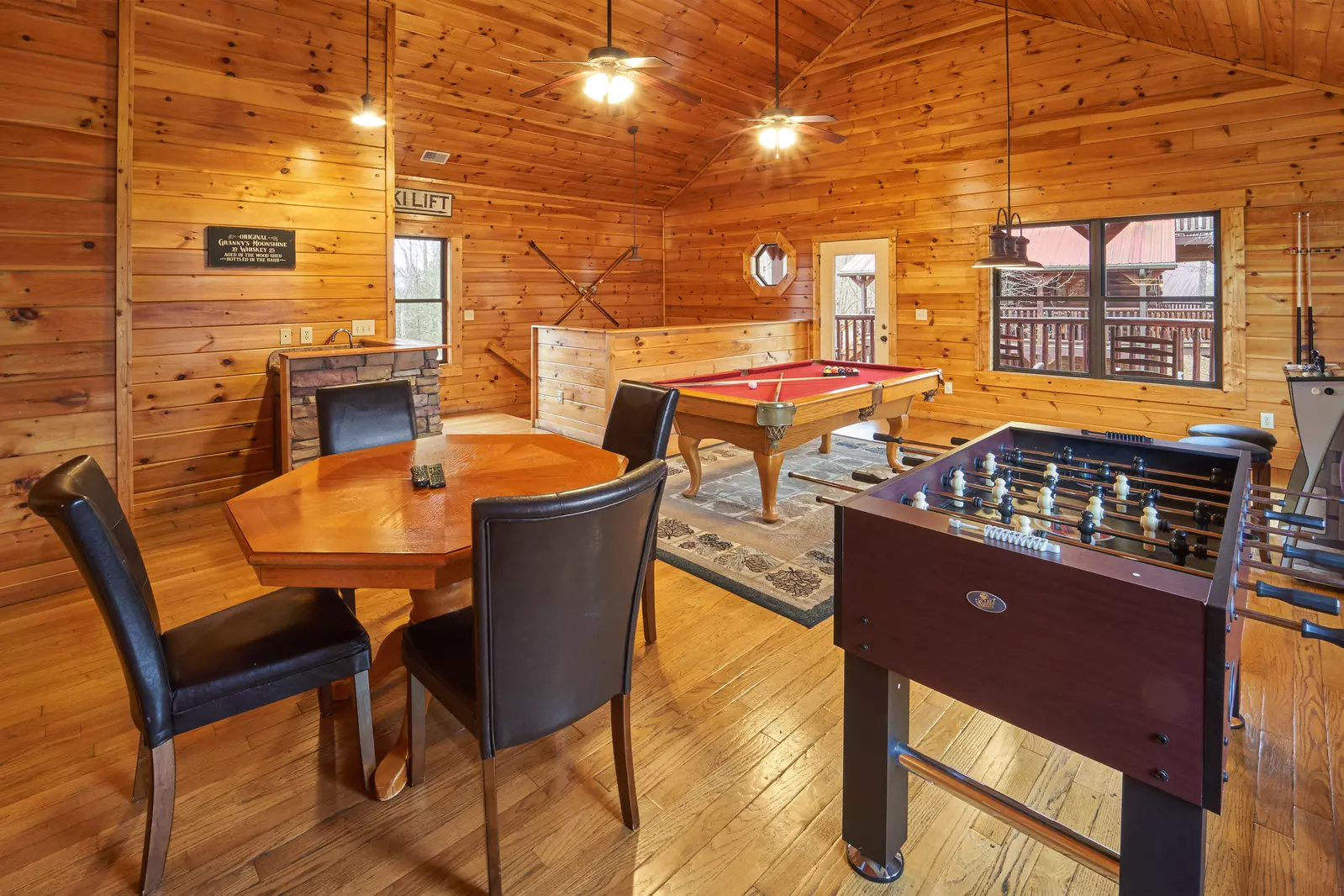 Property image, Interior, of A Smoky Hideaway