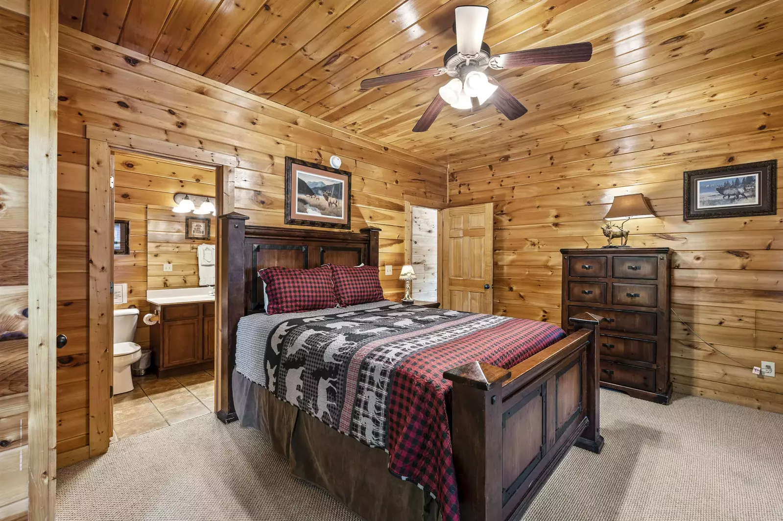 Property image, Interior, of A Smoky Hideaway