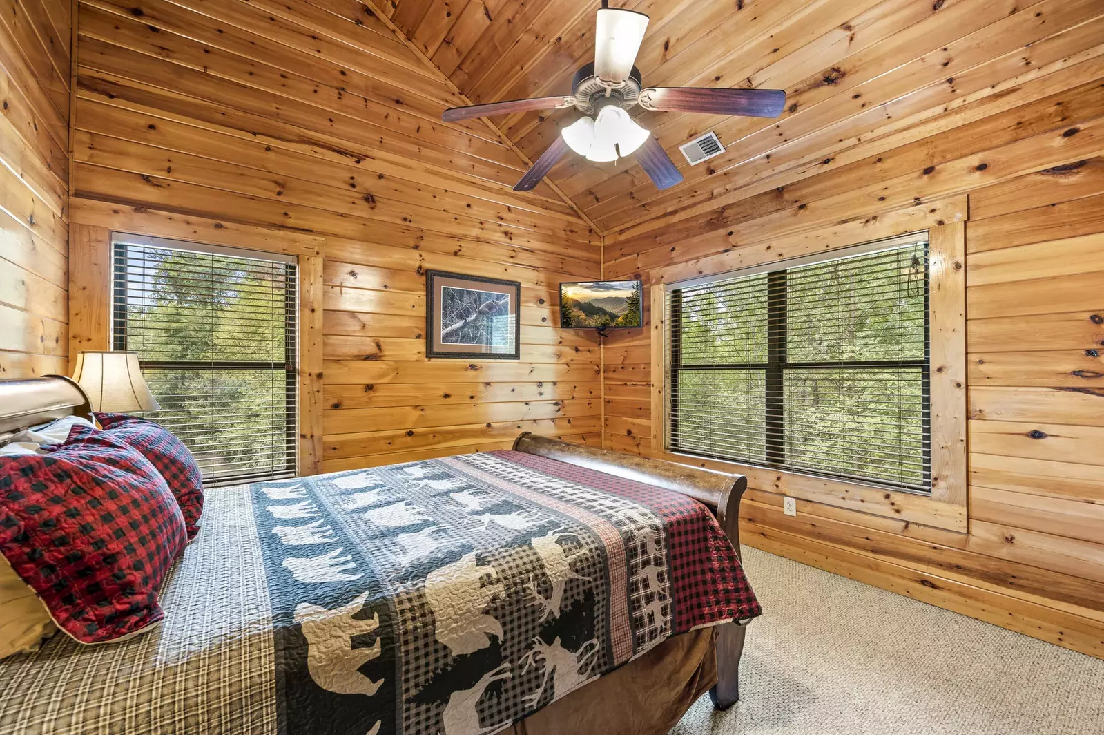Property image, Interior, of A Smoky Hideaway