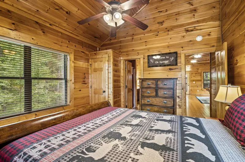 Property image, Interior, of A Smoky Hideaway