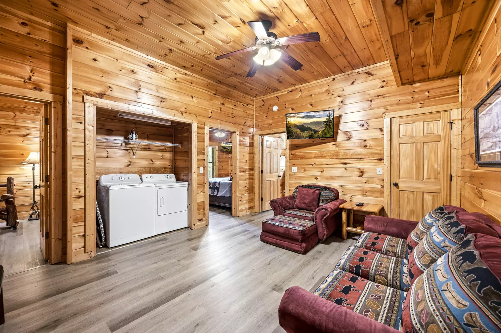 Property image, Interior, of A Smoky Hideaway