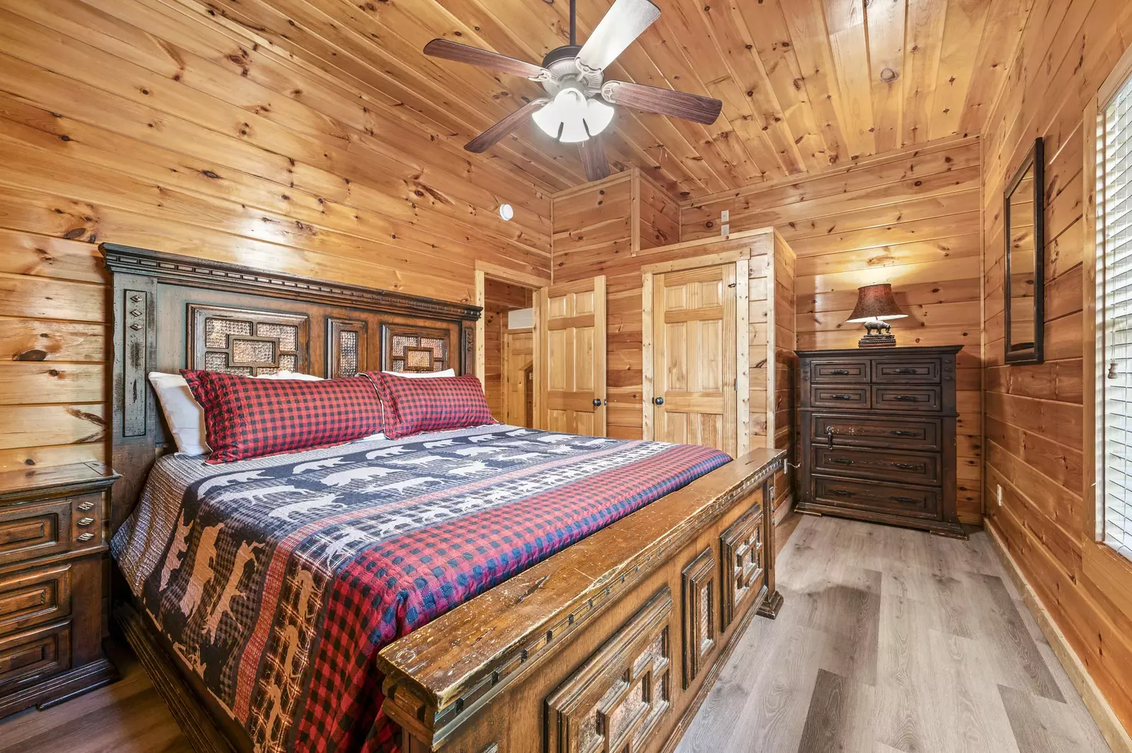 Property image, Interior, of A Smoky Hideaway
