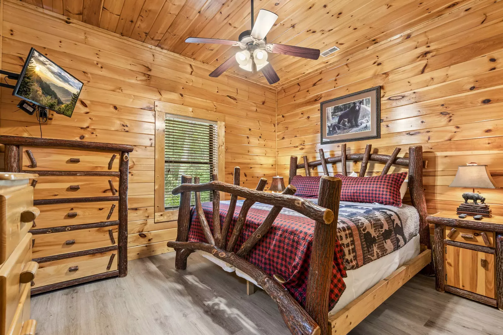 Property image, Interior, of A Smoky Hideaway
