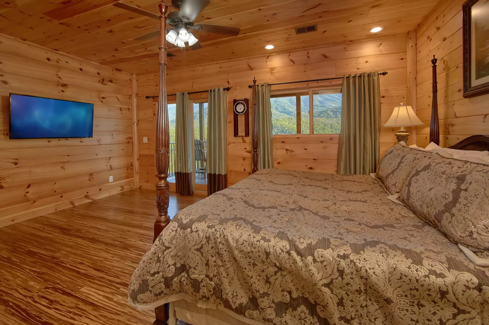 Property image, Interior, of Forever Young