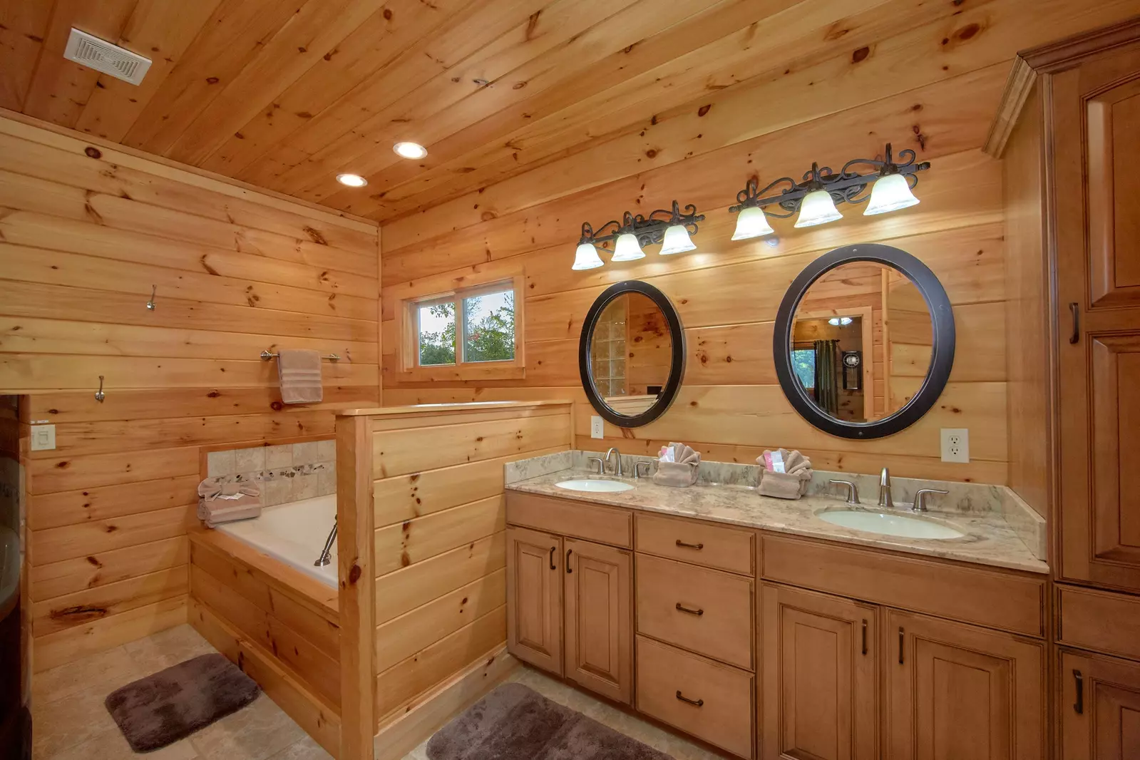 Property image, Interior, of Forever Young