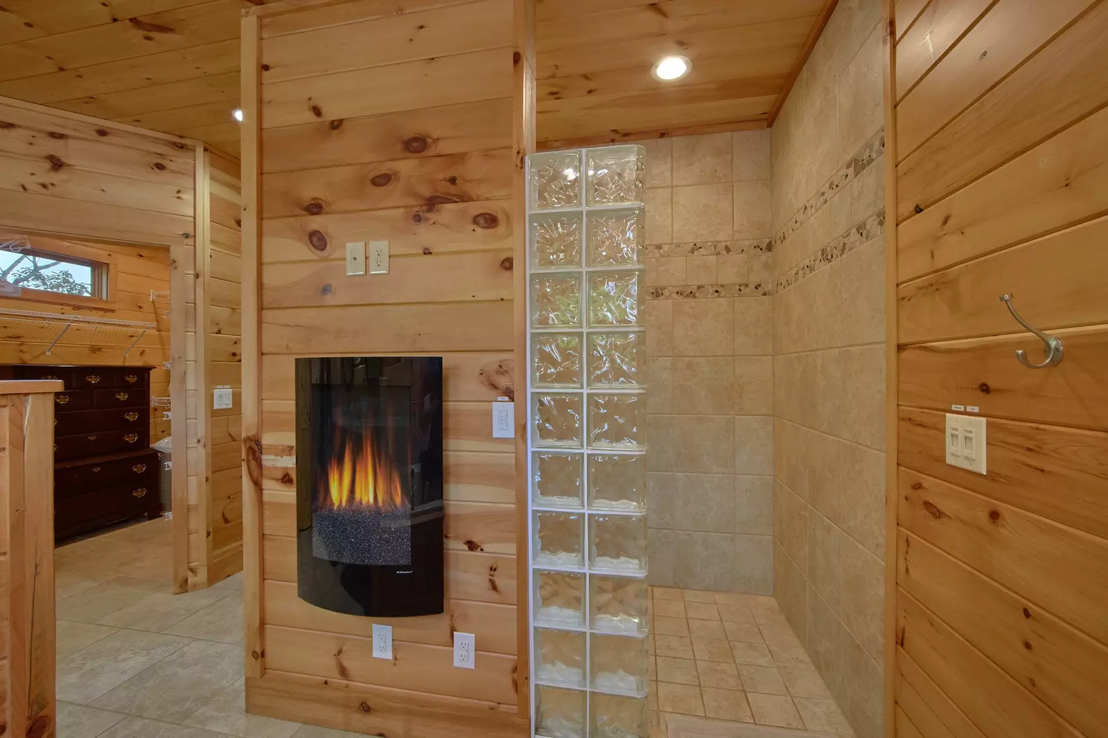 Property image, Interior, of Forever Young