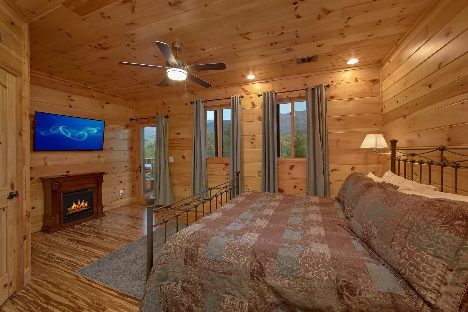 Property image, Interior, of Forever Young