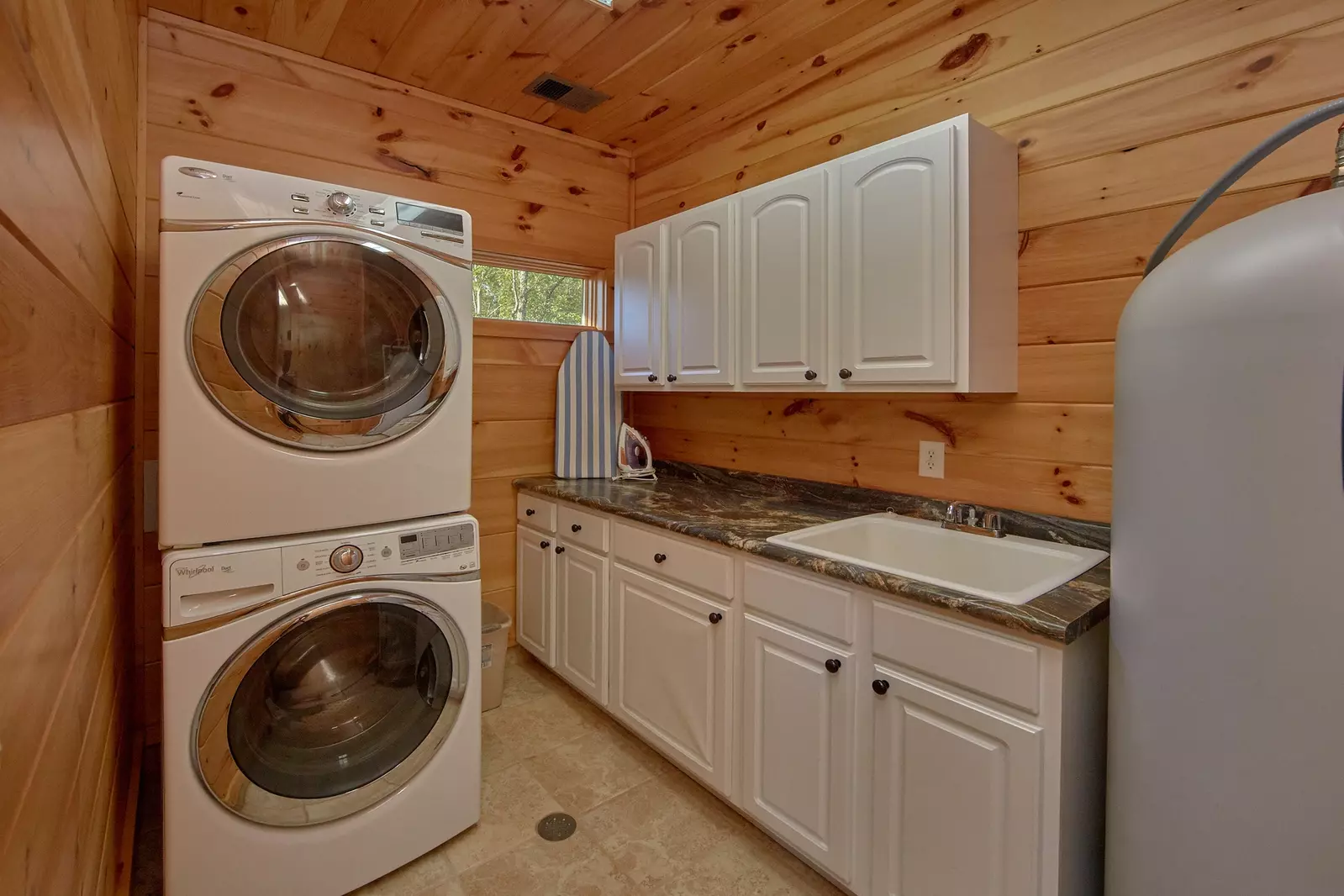 Property image, Interior, of Forever Young