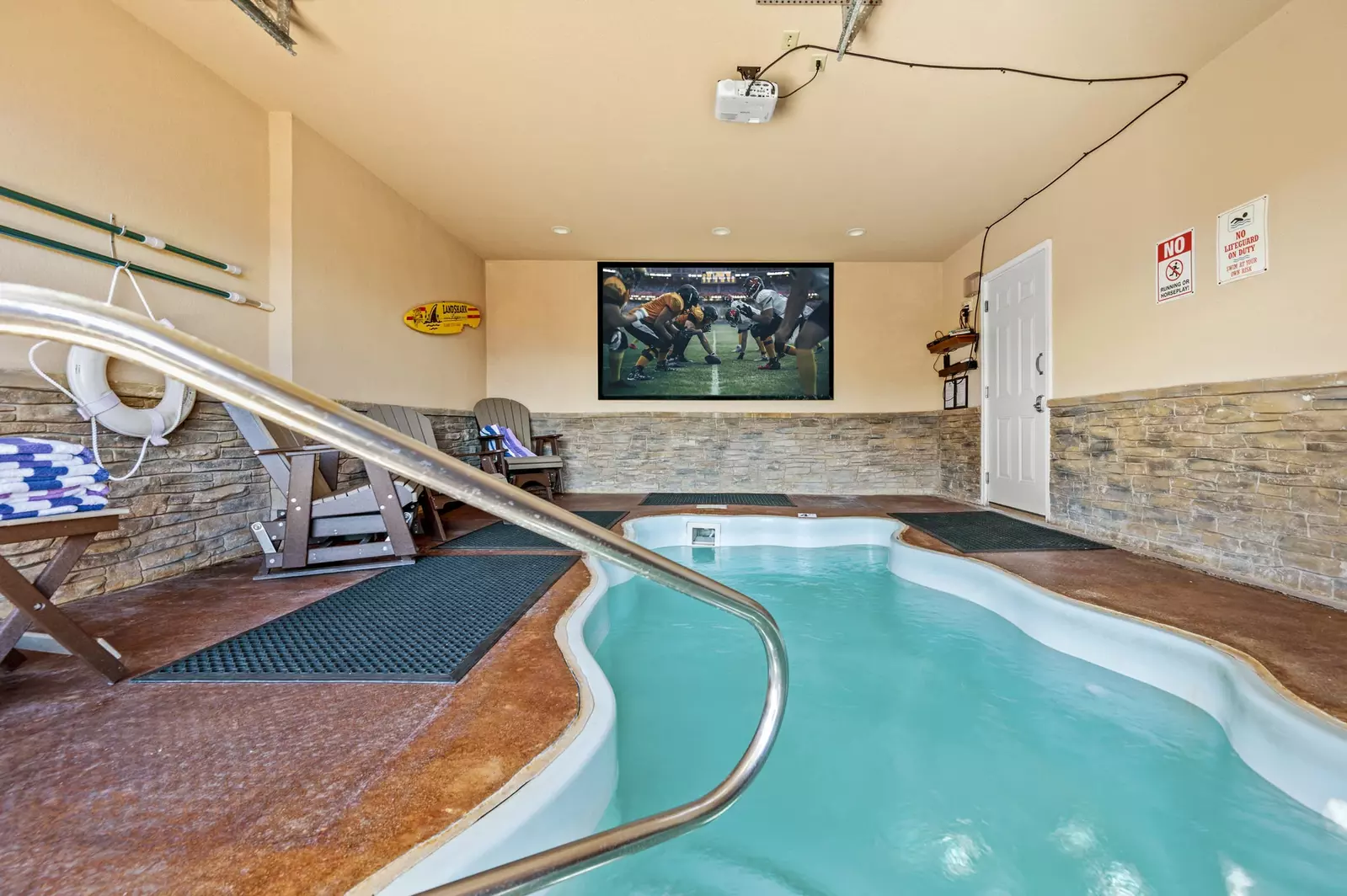 Property image, Interior, of Legends Pool Lodge