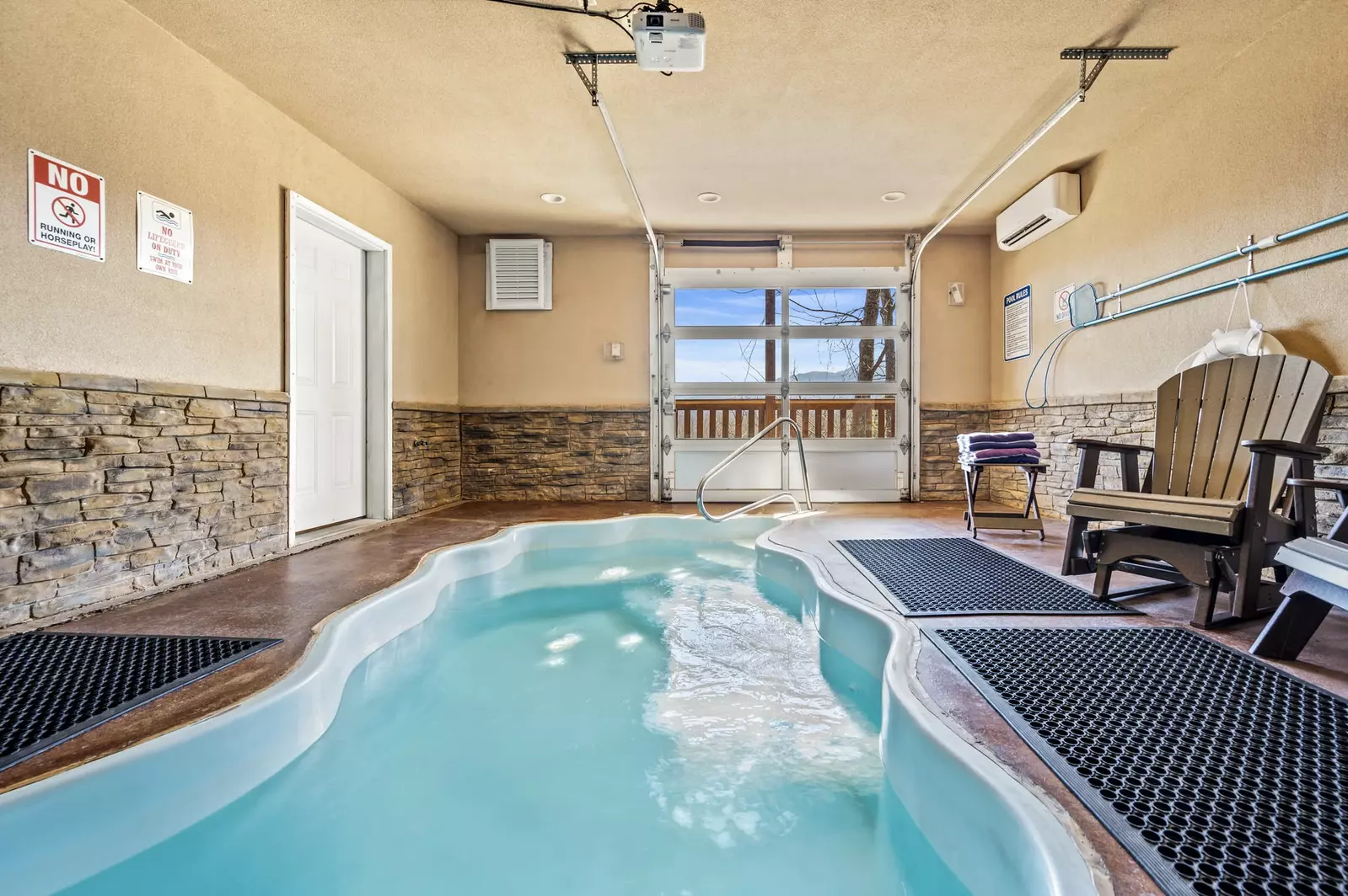 Property image, Interior, of Legends Pool Lodge