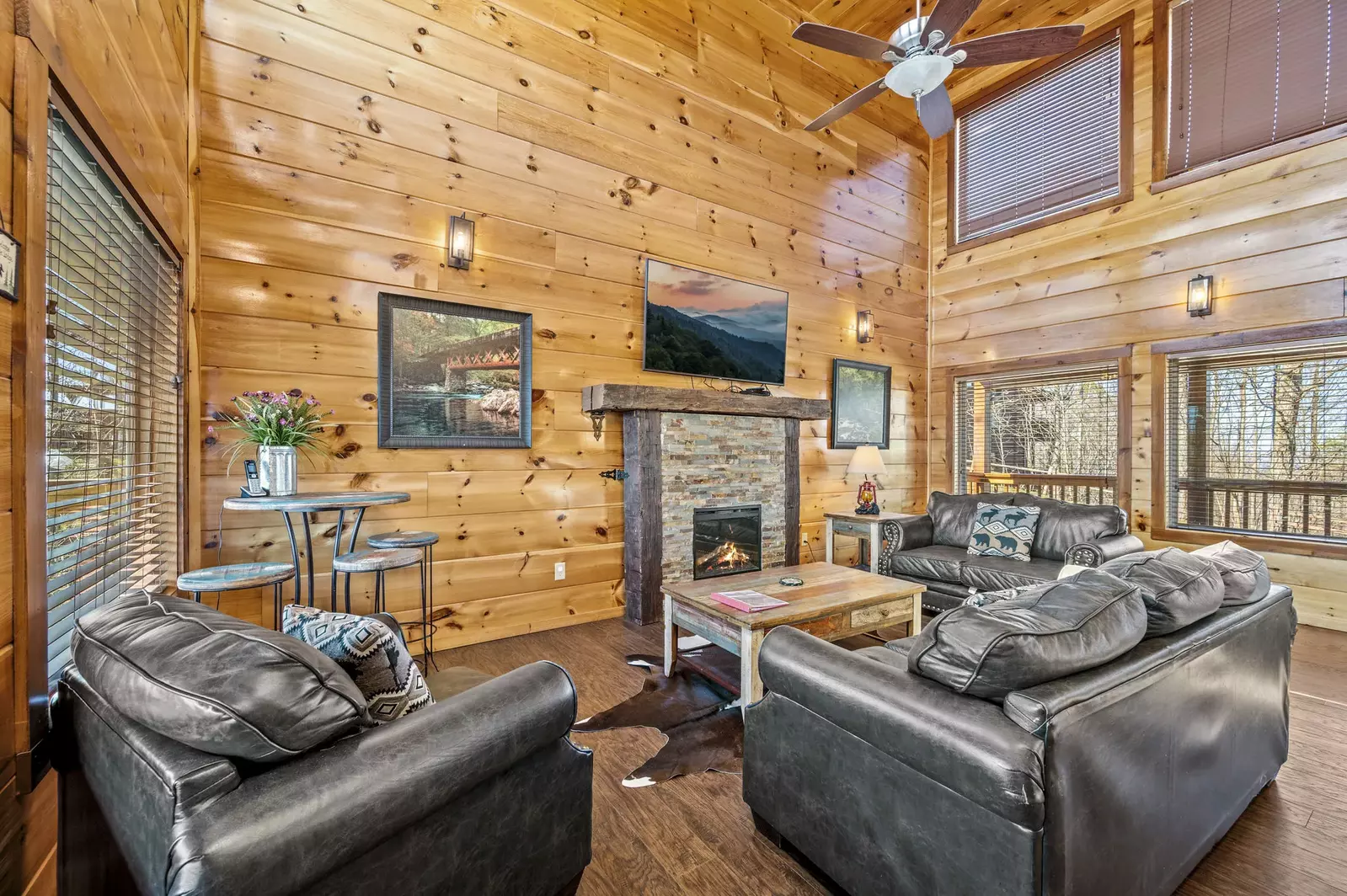 Property image, Interior, of Legends Pool Lodge