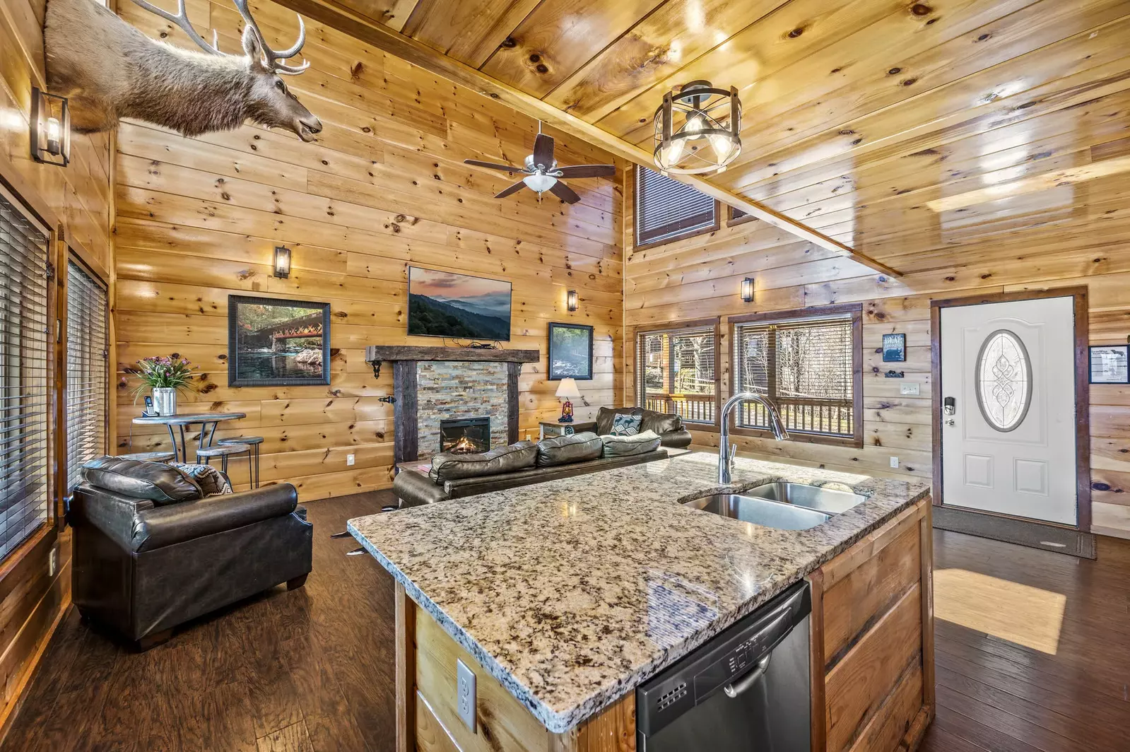 Property image, Interior, of Legends Pool Lodge