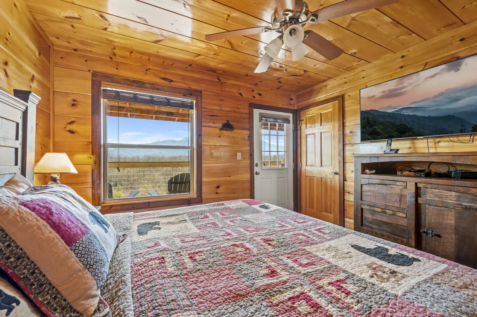 Property image, Interior, of Legends Pool Lodge