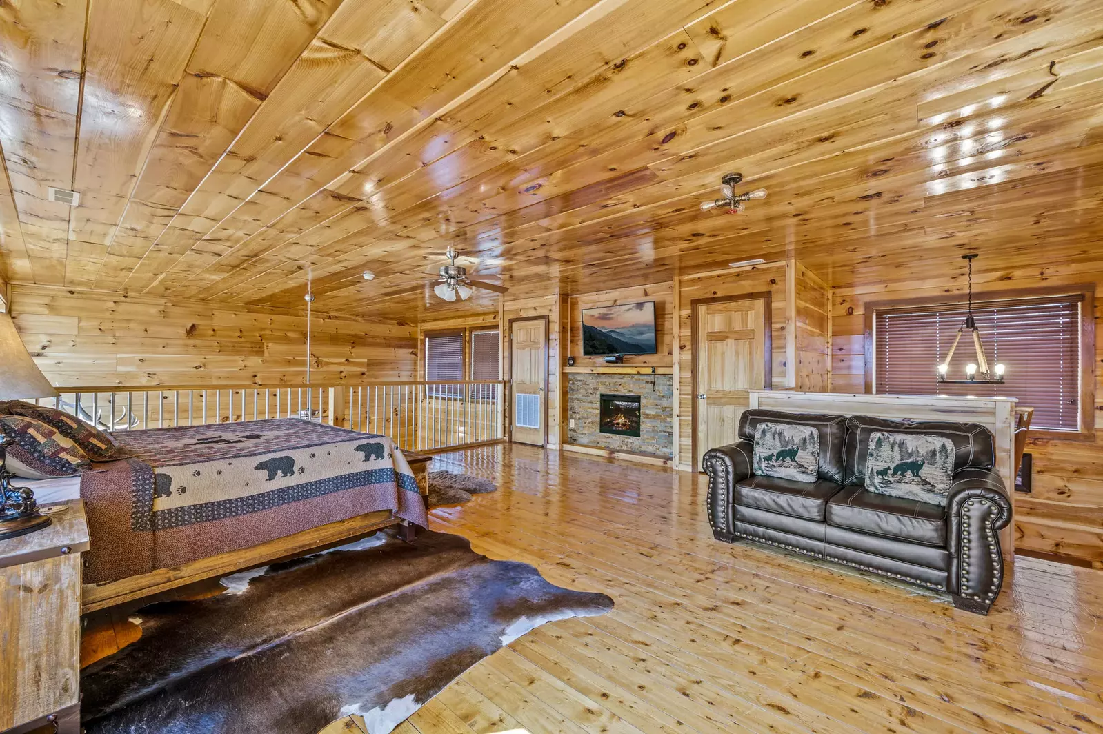 Property image, Interior, of Legends Pool Lodge